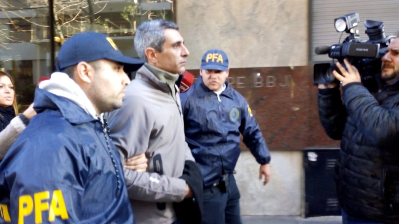 Megaoperativo contra funcionarios K: detienen a Roberto Baratta, mano derecha de De Vido