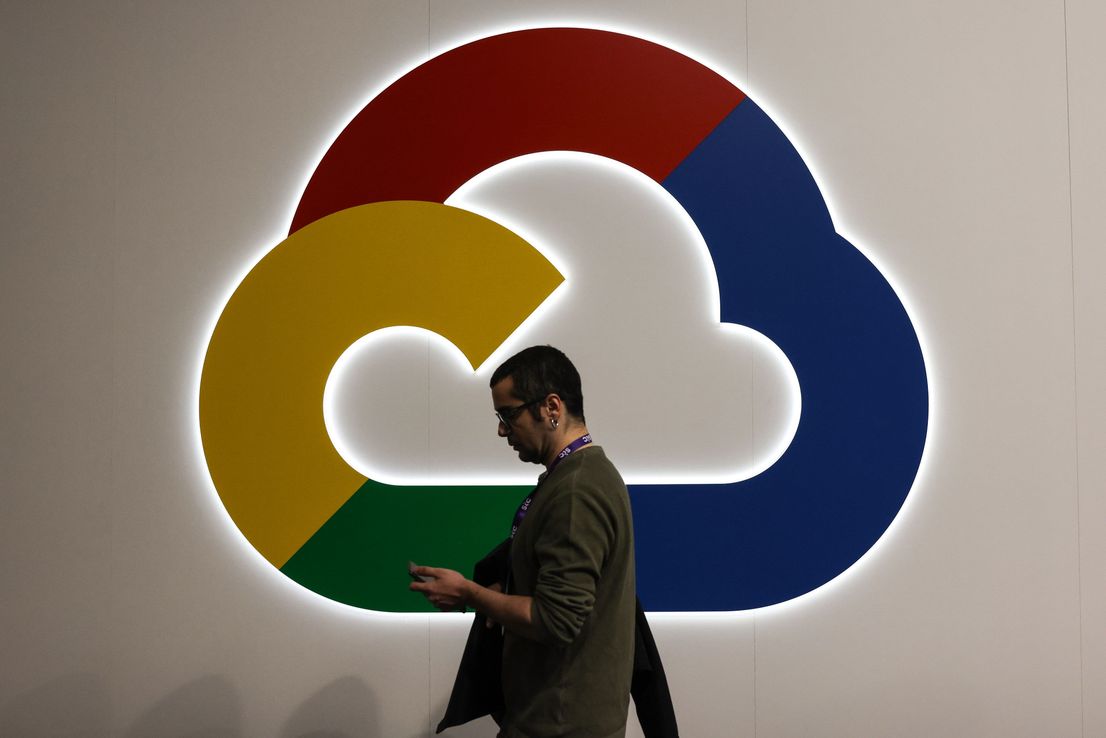 Anthropic y Google negocian acuerdo multimillonario de computación en la nube