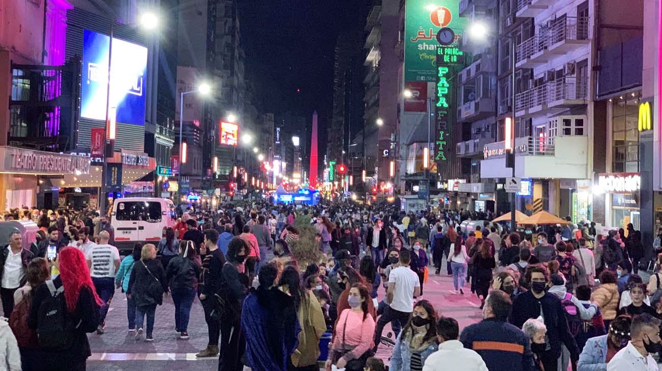 Con recorridos gratuitos y shows, hoy es la primera Noche del Turismo