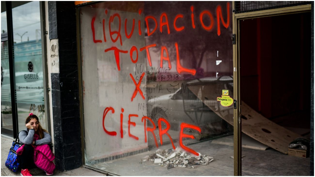 Crisis, reclamos al gobernador y deudas: qué pasa en la provincia de Chubut