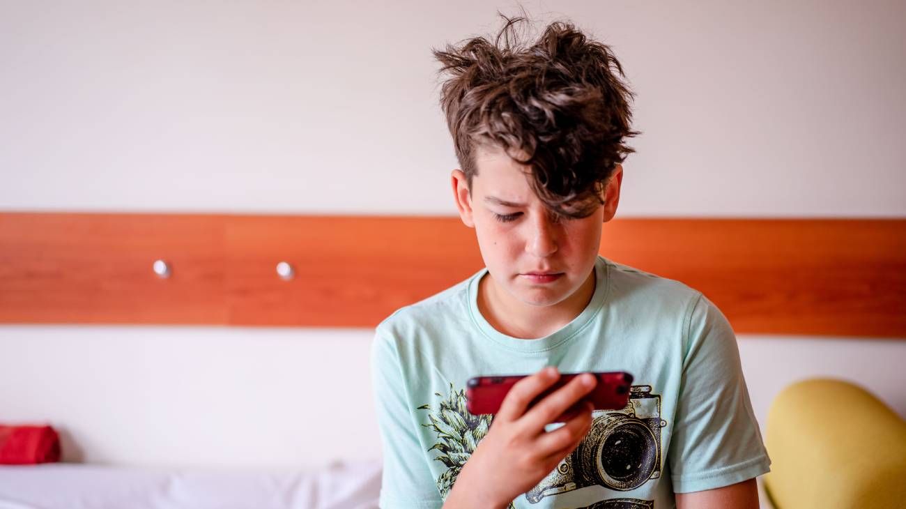 Infancias, adolescencias y pantallas