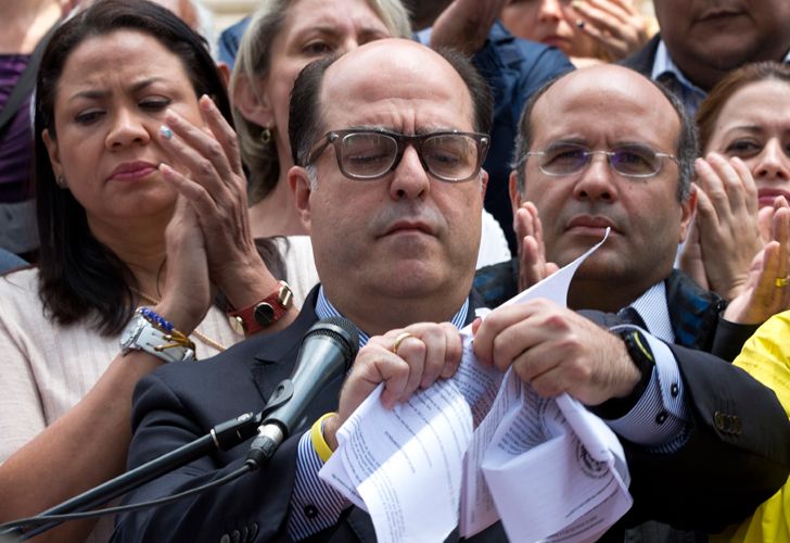 Maduro disolvió el Congreso y la oposición denuncia un golpe de Estado
