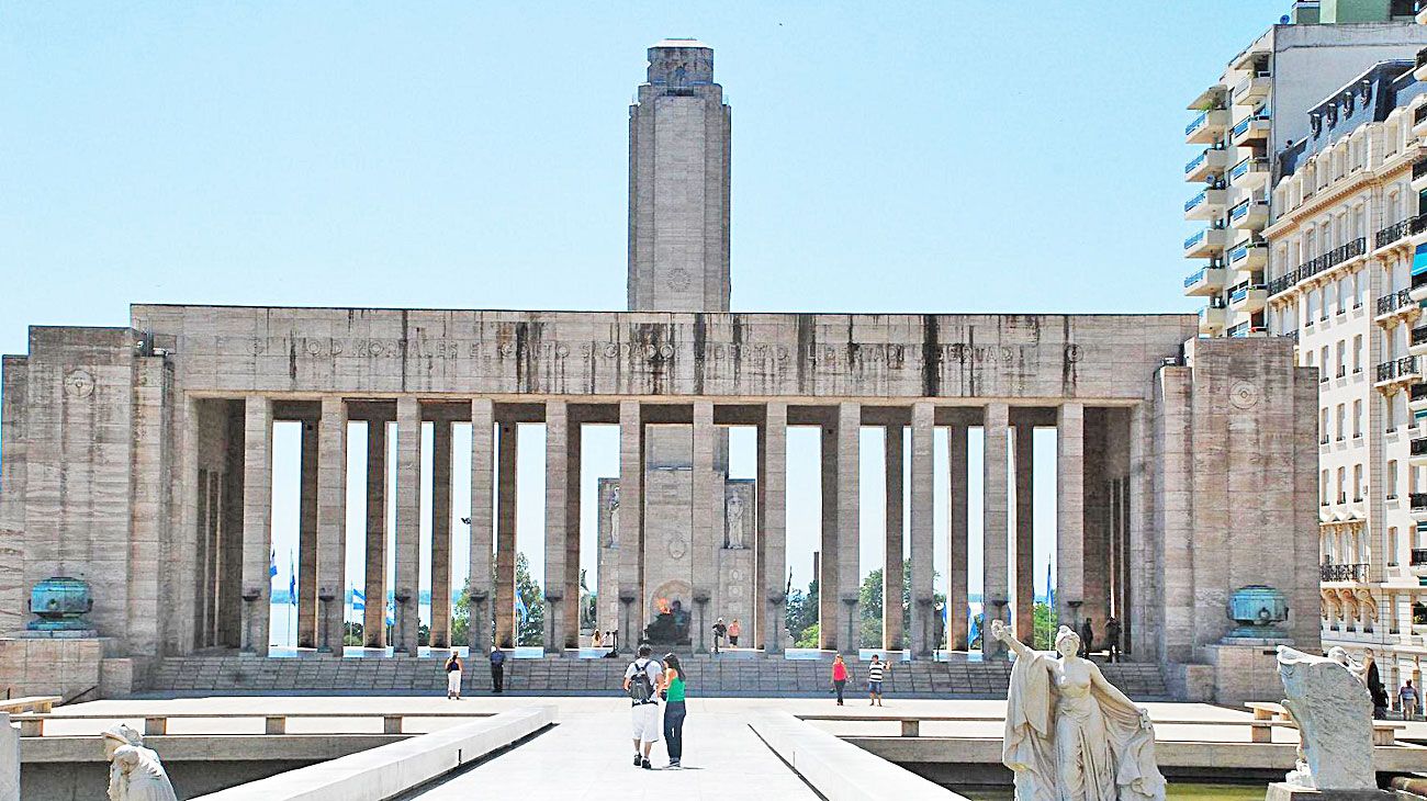 Monumento a la Bandera: denuncian retraso en las obras